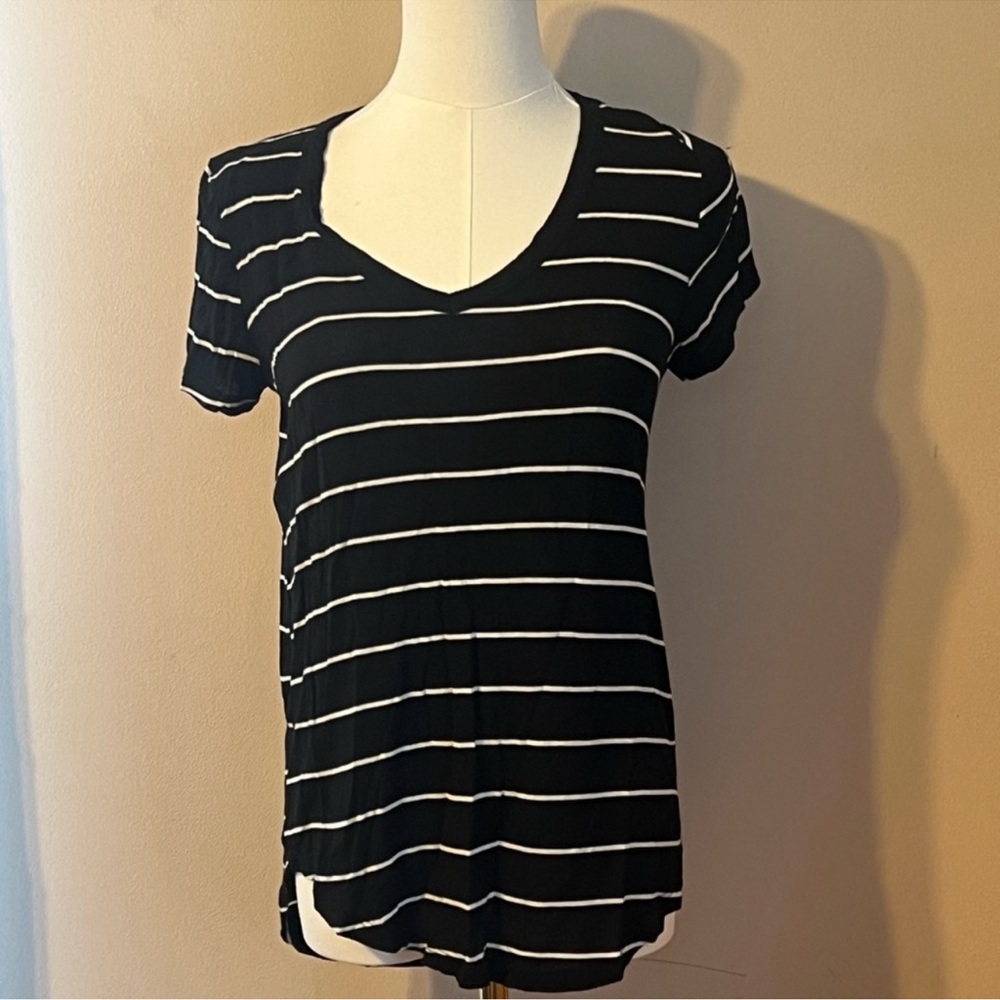 Like New SO Black and White Striped Short Sleeve Tee